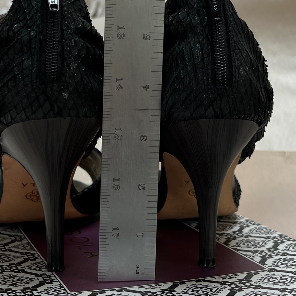 Isola Ruched Heals - Picture 3 of 10